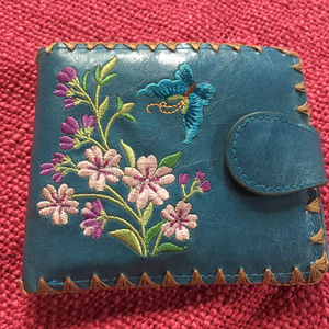 LAVISHY WALLET, BLUE LEATHER W/ ADORABLE DETAIL!